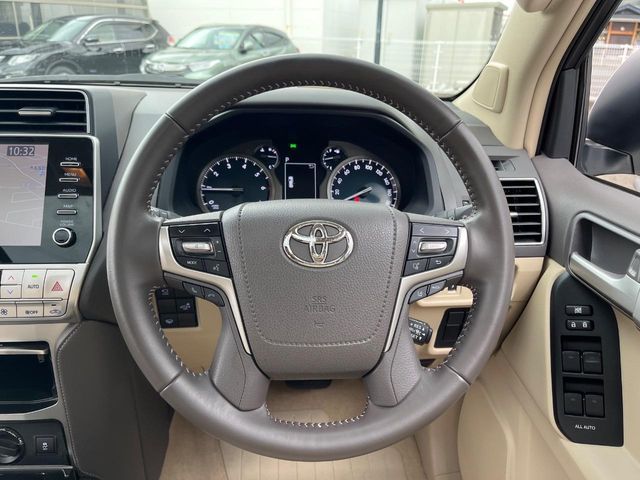 TOYOTA LANDCRUISER PRADO 2022 Image 31