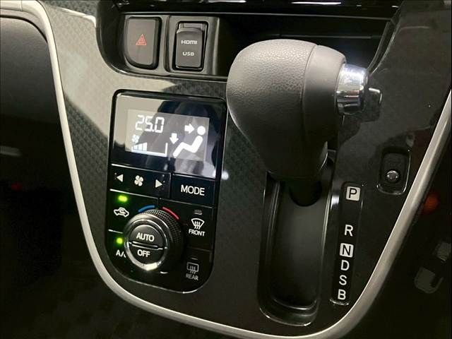 DAIHATSU MOVE CUSTOM 2017 Image 31