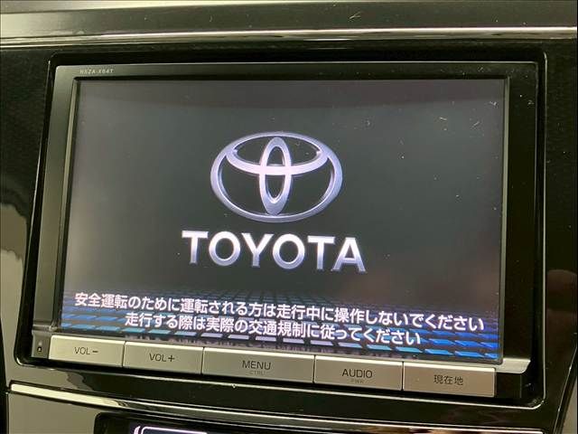 TOYOTA PRIUS ALPHA 2014 Image 31