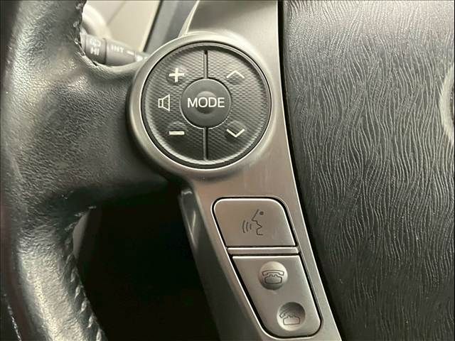 TOYOTA PRIUS ALPHA 2014 Image 31