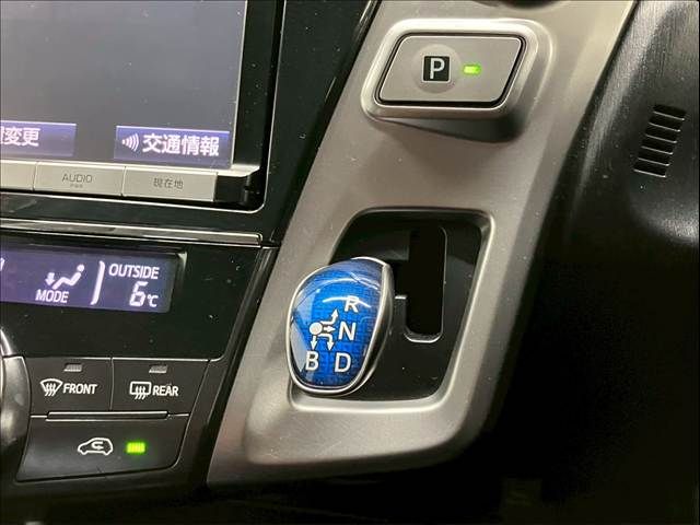 TOYOTA PRIUS ALPHA 2014 Image 31