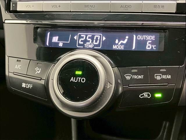 TOYOTA PRIUS ALPHA 2014 Image 31