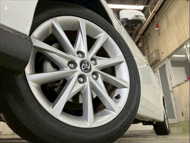 TOYOTA PRIUS ALPHA 2014 Image 31