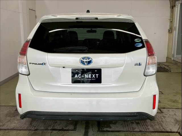 TOYOTA PRIUS ALPHA 2014 Image 31