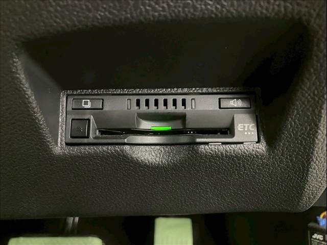 TOYOTA PRIUS 2019 Image 31