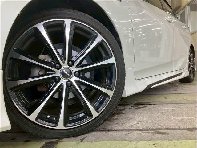 TOYOTA PRIUS 2019 Image 31