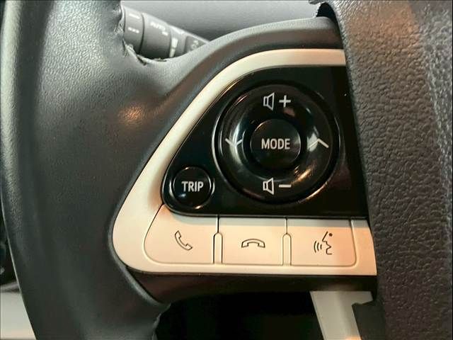 TOYOTA PRIUS 2017 Image 31