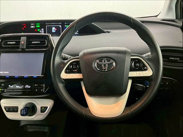TOYOTA PRIUS 2017 Image 31