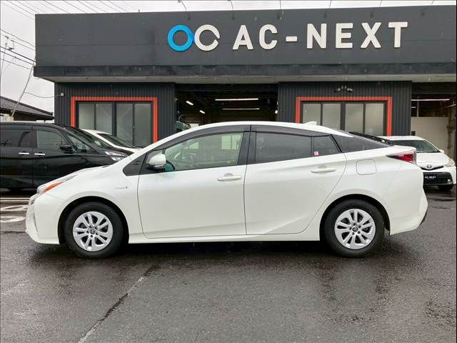 TOYOTA PRIUS 2017 Image 31