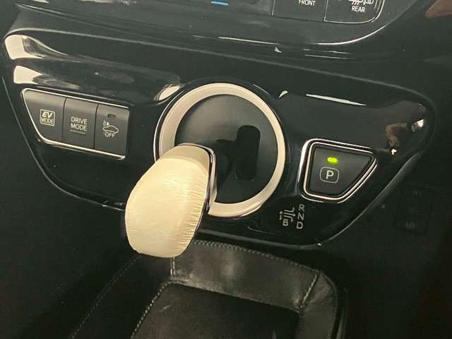 TOYOTA PRIUS 2016 Image 31