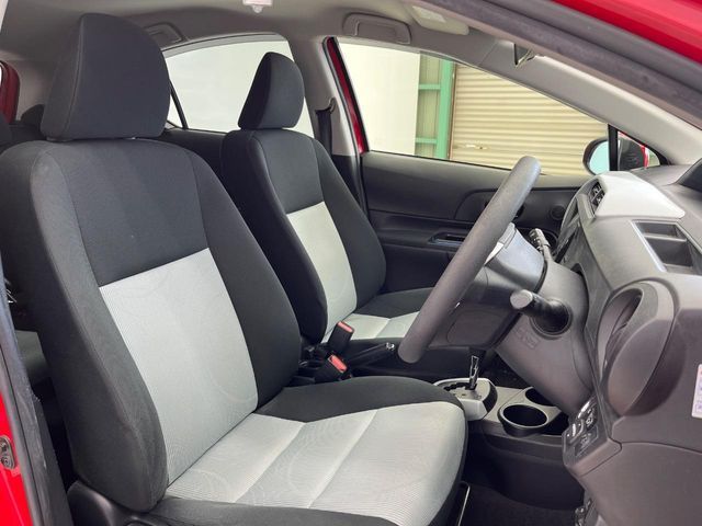 TOYOTA AQUA 2013 Image 31