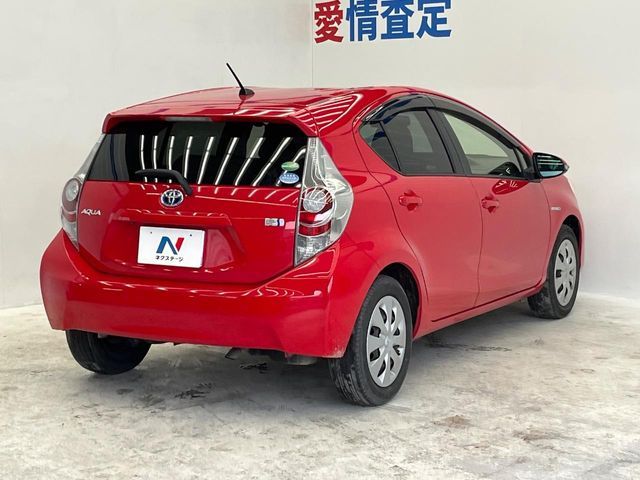 TOYOTA AQUA 2013 Image 31