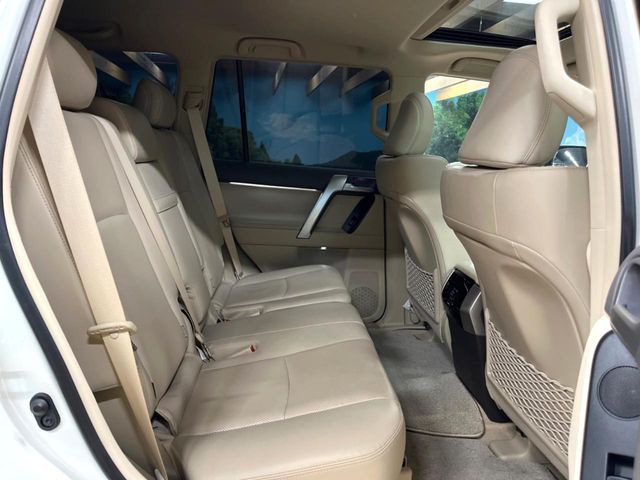 TOYOTA LANDCRUISER PRADO 2023 Image 31