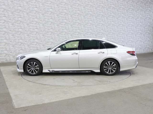 TOYOTA CROWN SEDAN HYBRID 2019 Image 31