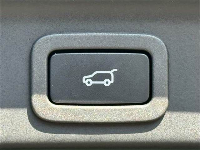 JAGUAR F-PACE 2018 Image 31