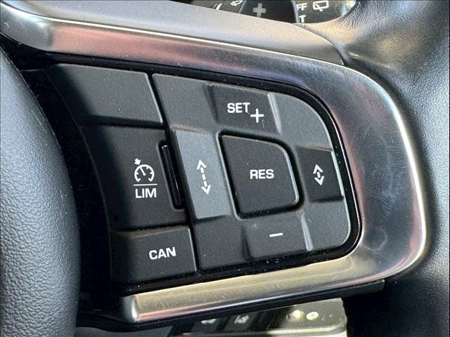 JAGUAR F-PACE 2018 Image 31