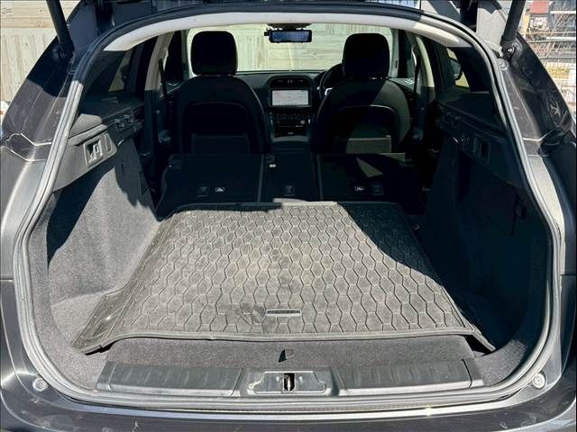 JAGUAR F-PACE 2018 Image 31