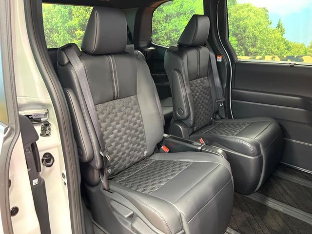 TOYOTA VOXY HYBRID 2025 Image 31