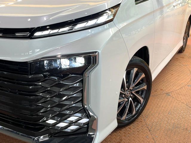 TOYOTA VOXY HYBRID 2025 Image 31