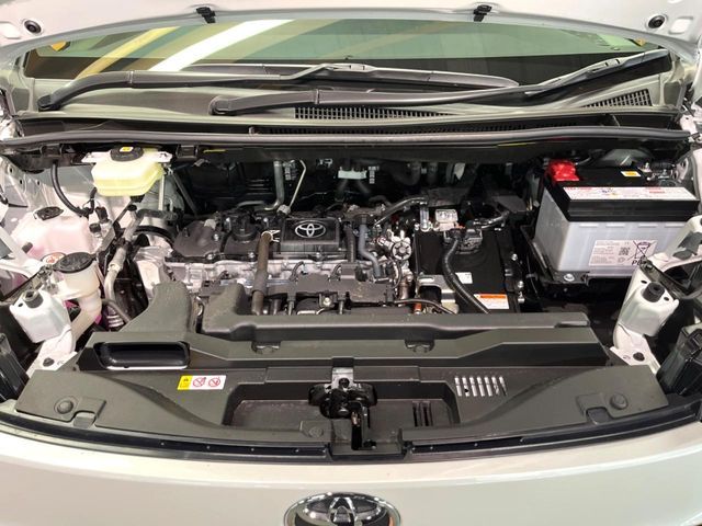 TOYOTA VOXY HYBRID 2025 Image 31