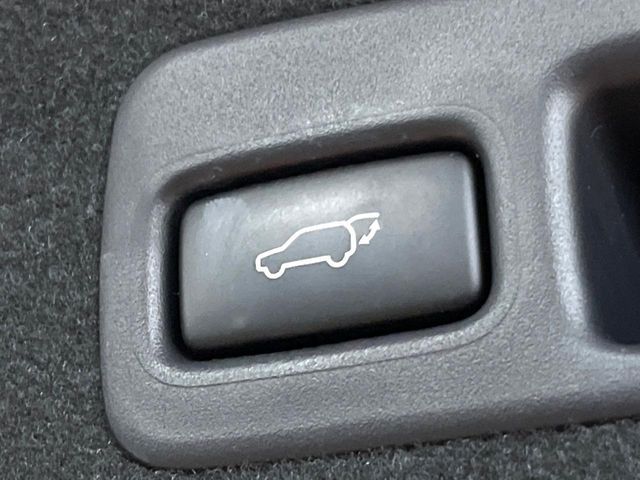 TOYOTA HARRIER 2WD 2019 Image 31