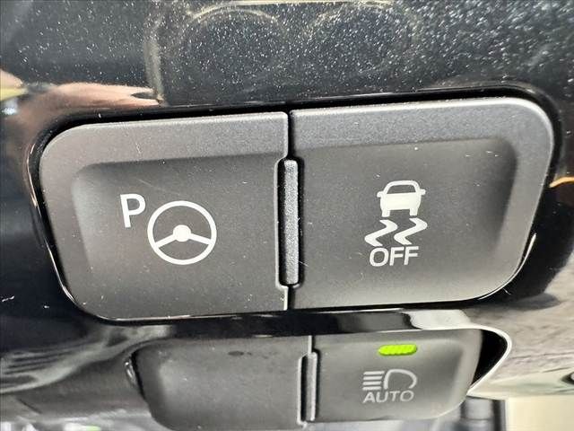 TOYOTA PRIUS 2018 Image 31