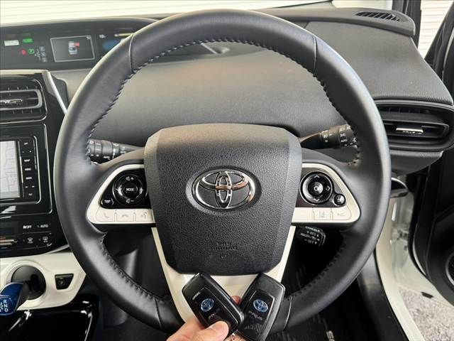 TOYOTA PRIUS 2018 Image 31