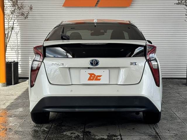 TOYOTA PRIUS 2018 Image 31