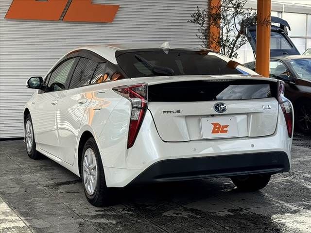 TOYOTA PRIUS 2018 Image 31