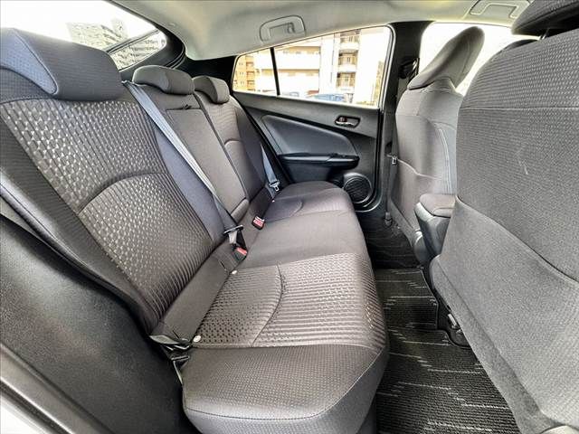 TOYOTA PRIUS 2018 Image 31