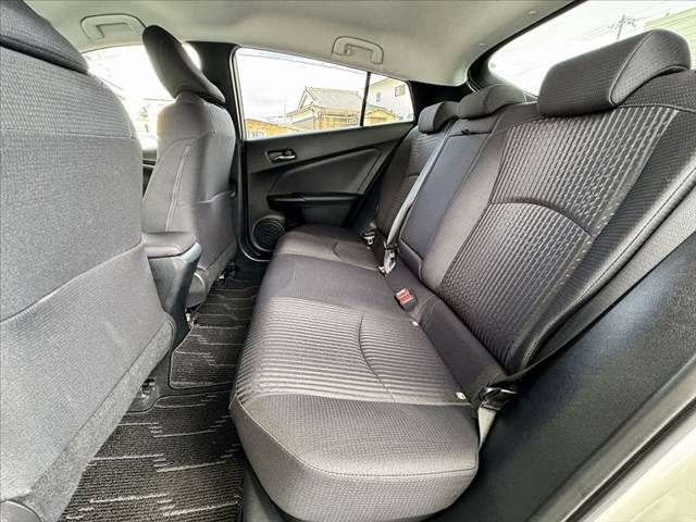 TOYOTA PRIUS 2018 Image 31