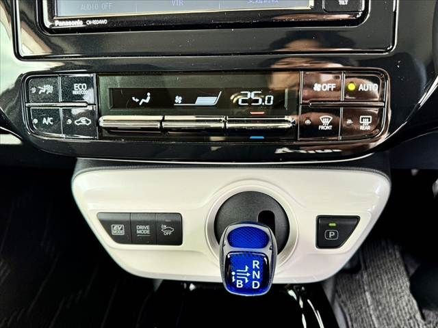 TOYOTA PRIUS 2018 Image 31