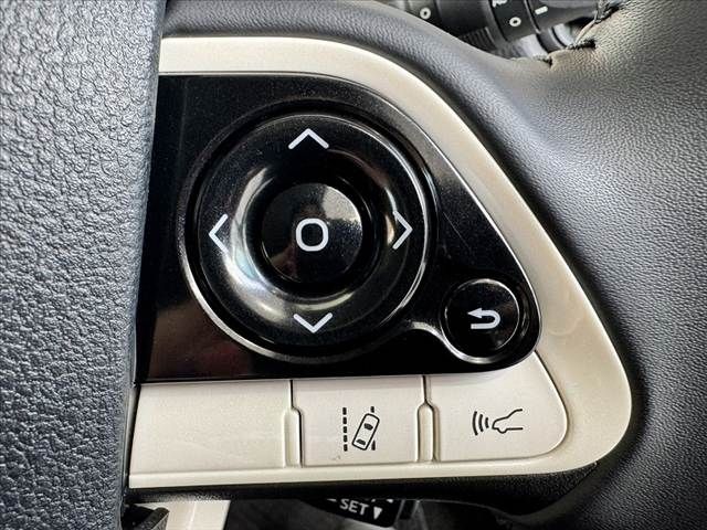 TOYOTA PRIUS 2018 Image 31