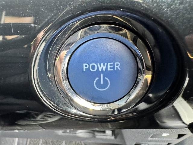 TOYOTA PRIUS 2018 Image 31