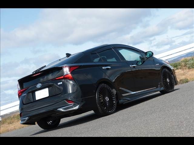 TOYOTA PRIUS 2019 Image 31