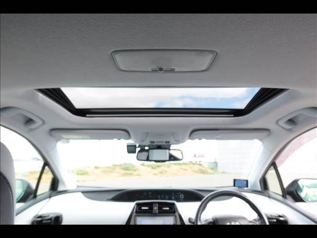 TOYOTA PRIUS 2019 Image 31