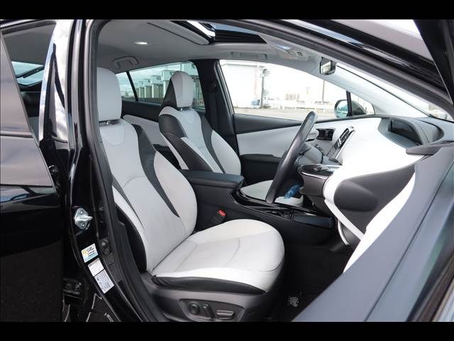 TOYOTA PRIUS 2019 Image 31