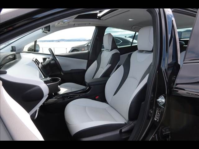 TOYOTA PRIUS 2019 Image 31