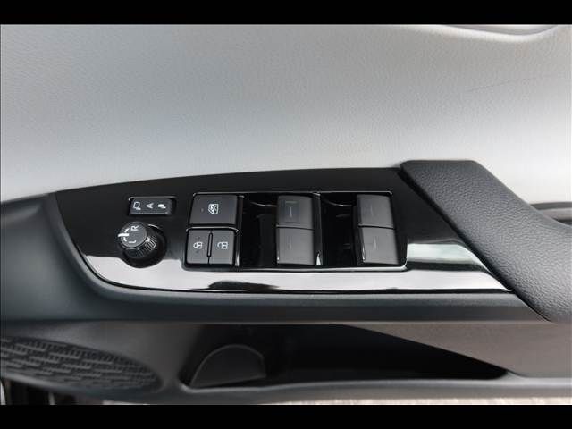 TOYOTA PRIUS 2019 Image 31