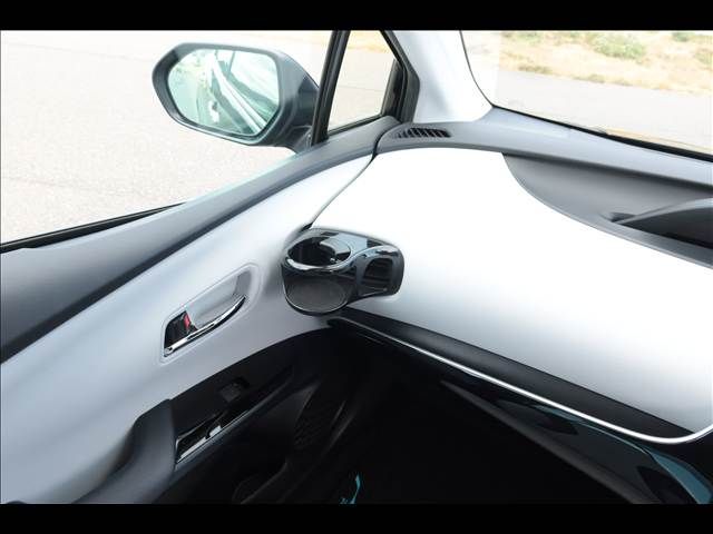 TOYOTA PRIUS 2019 Image 31