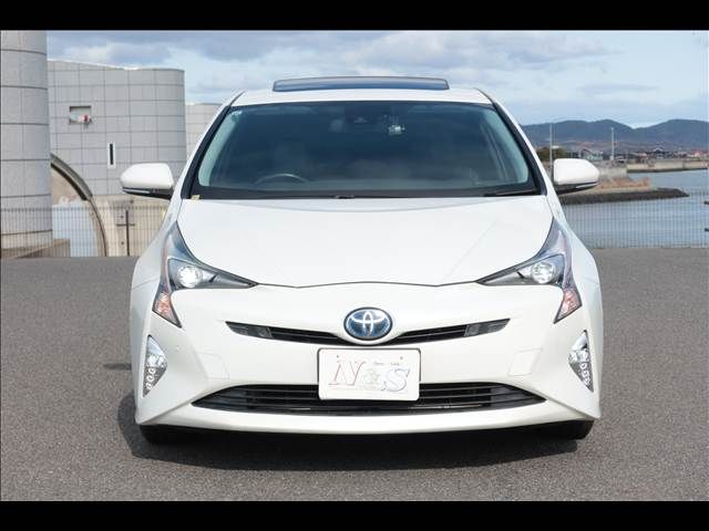 TOYOTA PRIUS 2017 Image 31