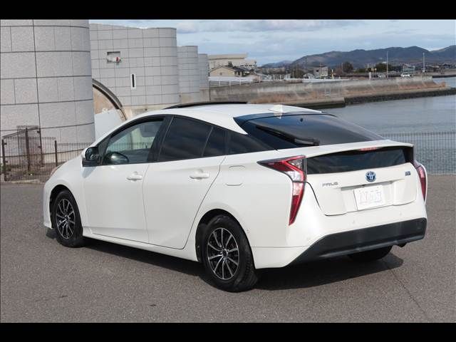 TOYOTA PRIUS 2017 Image 31