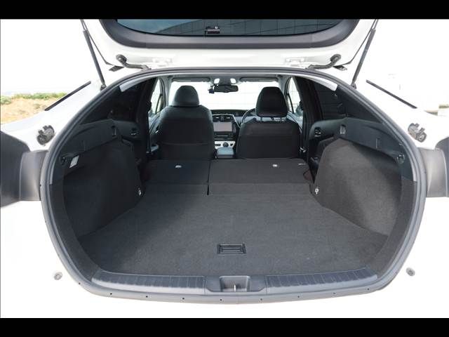 TOYOTA PRIUS 2017 Image 31