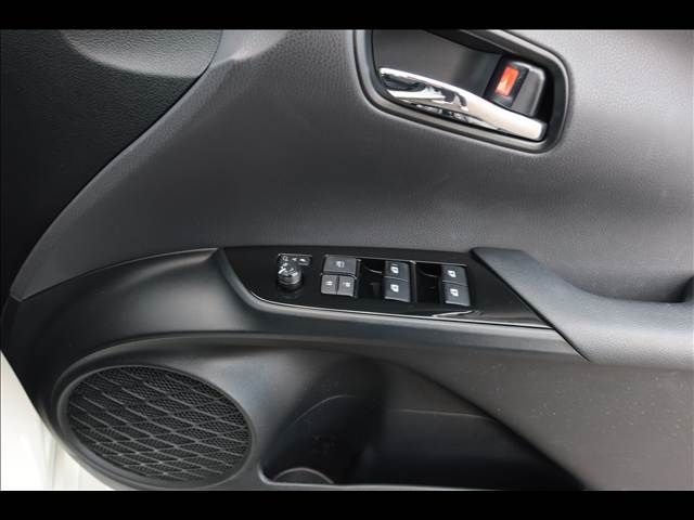 TOYOTA PRIUS 2017 Image 31