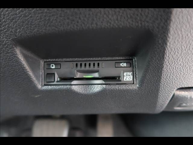 TOYOTA PRIUS 2017 Image 31