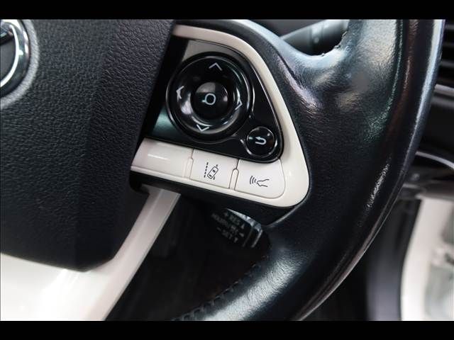 TOYOTA PRIUS 2017 Image 31