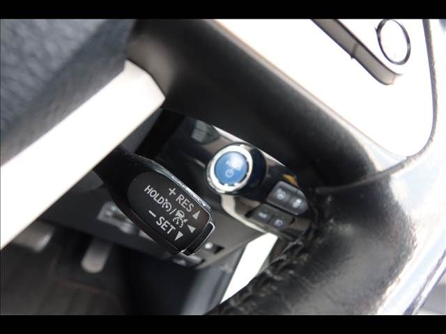 TOYOTA PRIUS 2017 Image 31