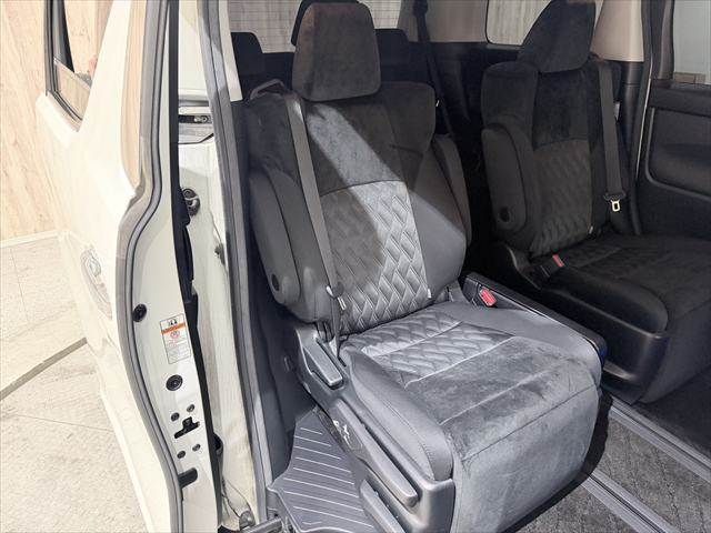 TOYOTA ALPHARD 2018 Image 31