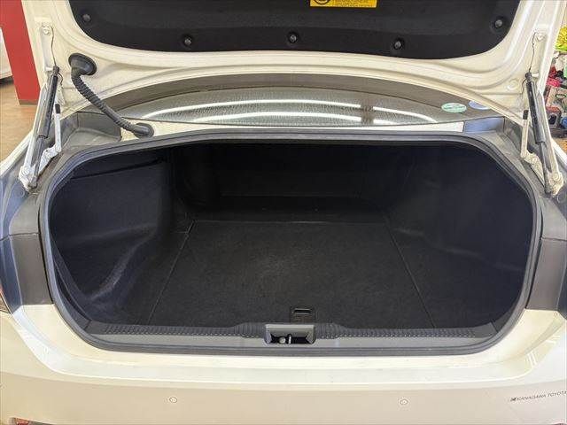 TOYOTA CROWN SEDAN HYBRID 2018 Image 31