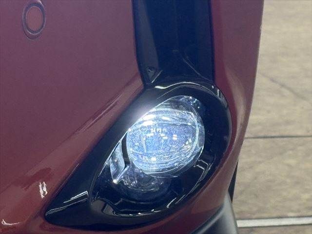 TOYOTA LEXUS UX300E 2021 Image 31